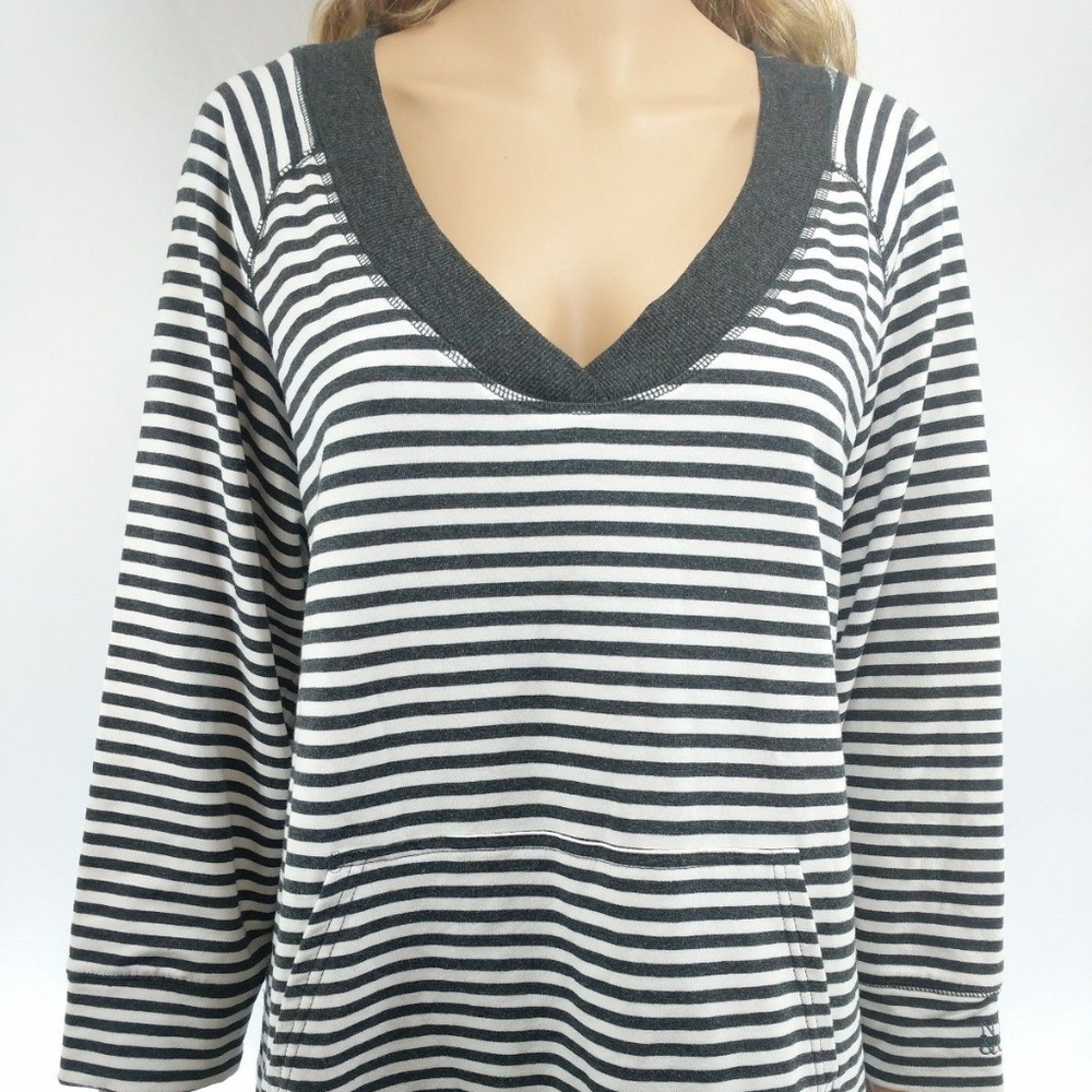 New York and Company NWT XL Striped V Neck Blouse